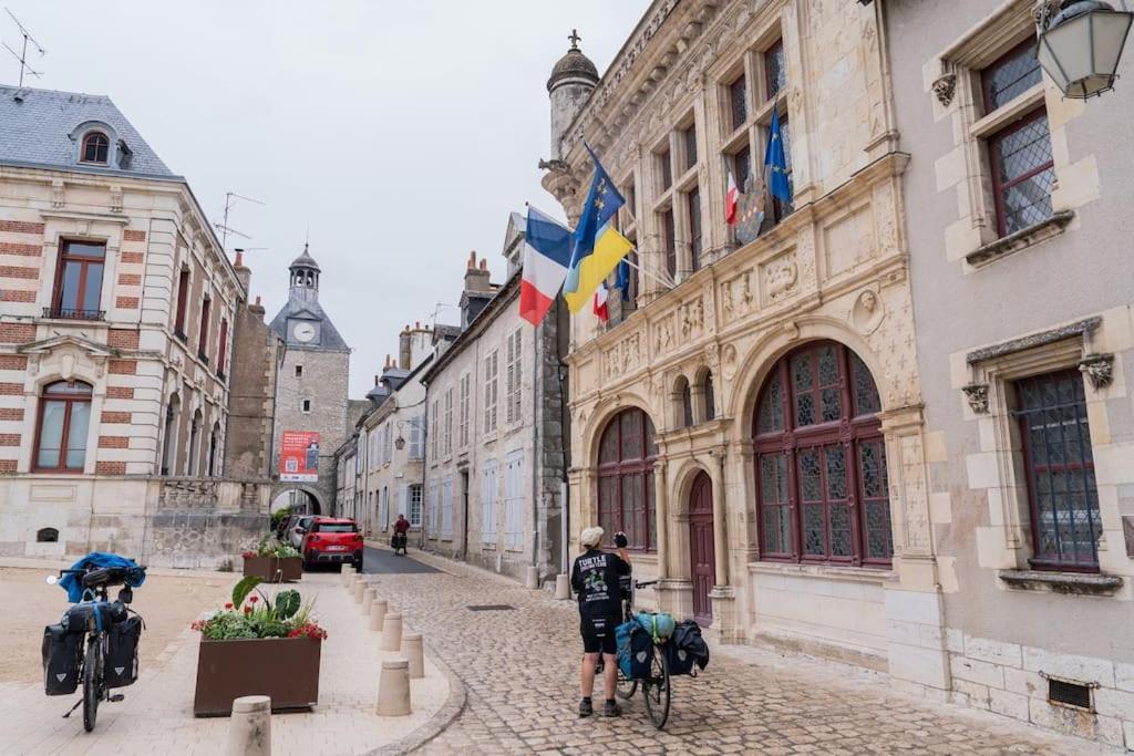 Gite En Centre Historique 65M2 Божанси Экстерьер фото